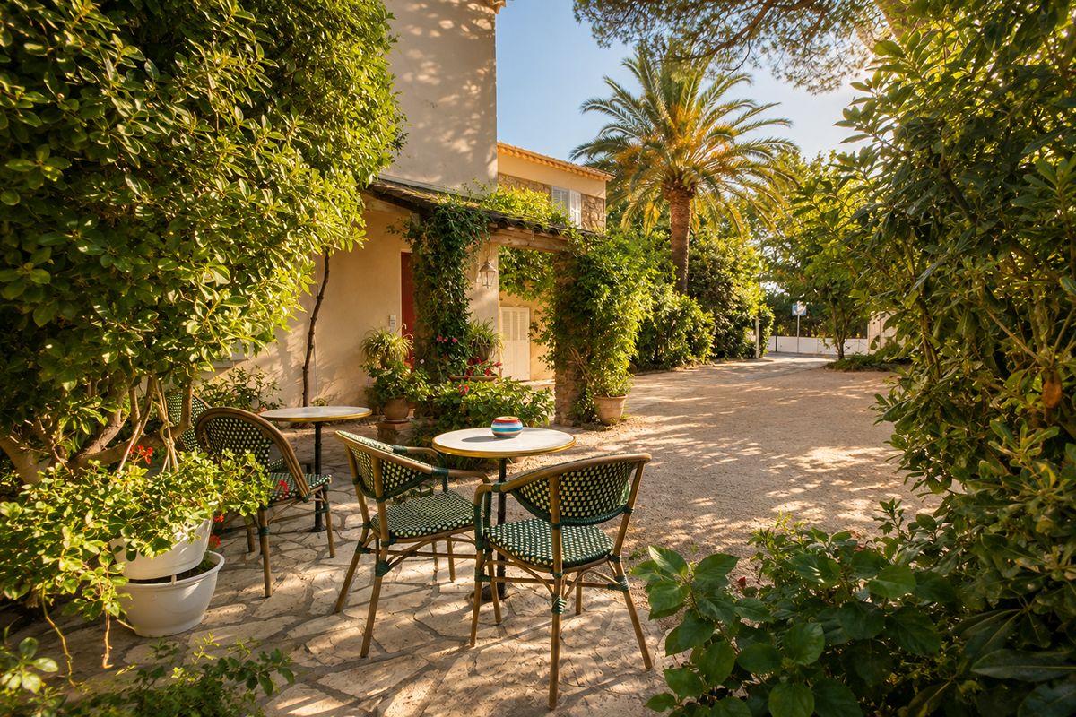 la_belle_isnarde_outdoor_003